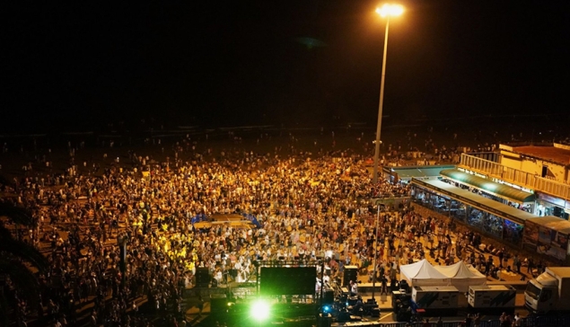 De Nacht van San Juan met muziek, batucada en vuurwerk op Playa del Inglés